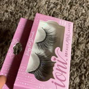 Ioni LASHES